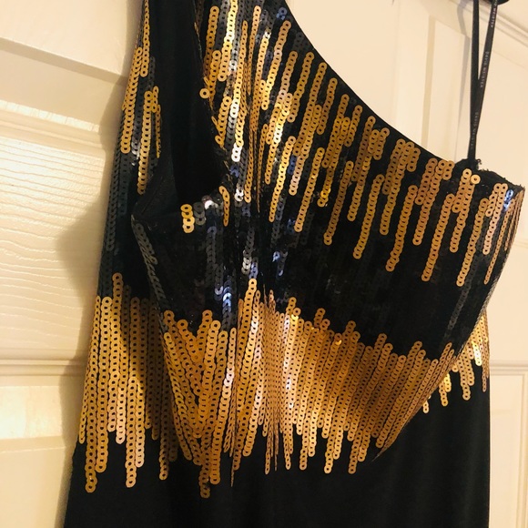 David Meister Evening Gown. Gold and Black Sequins. Jersey Fabric. Size 14. - Picture 4 of 15